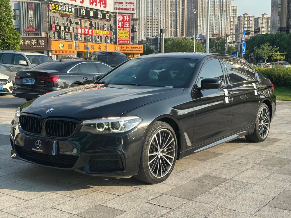 BMW 5-Series 2019 — фото автомобиля