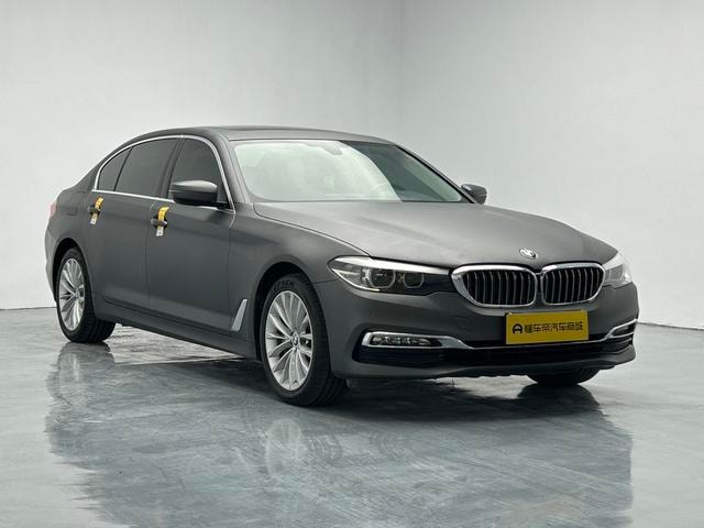 BMW 5-Series 2018 — фото автомобиля 1