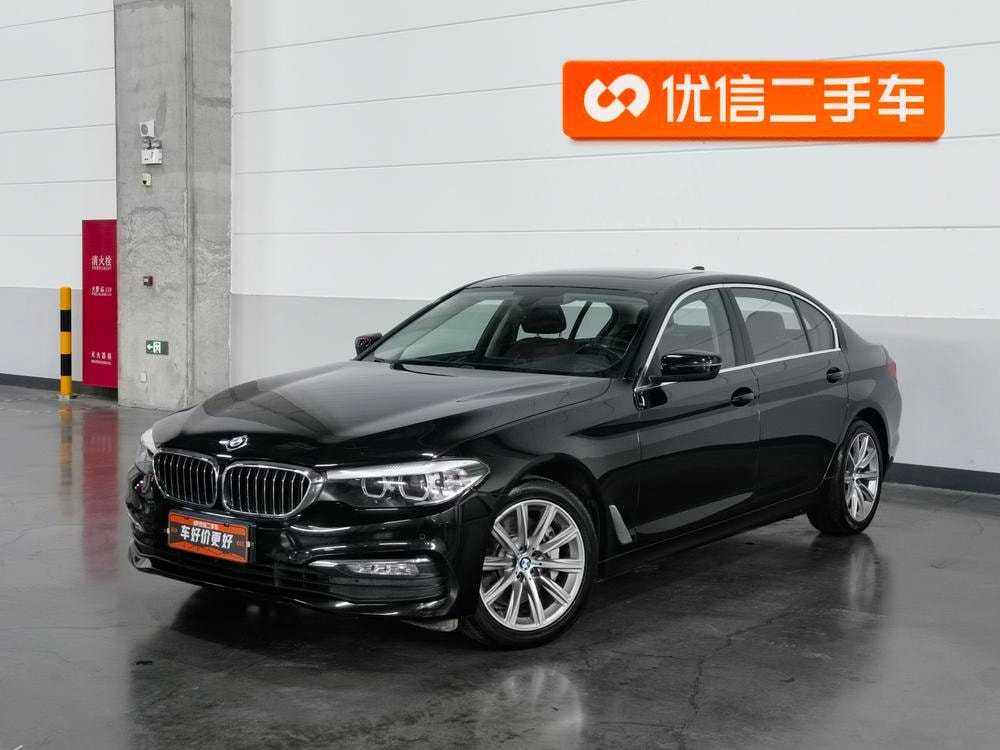 BMW 5-Series 2018 — фото автомобиля 1