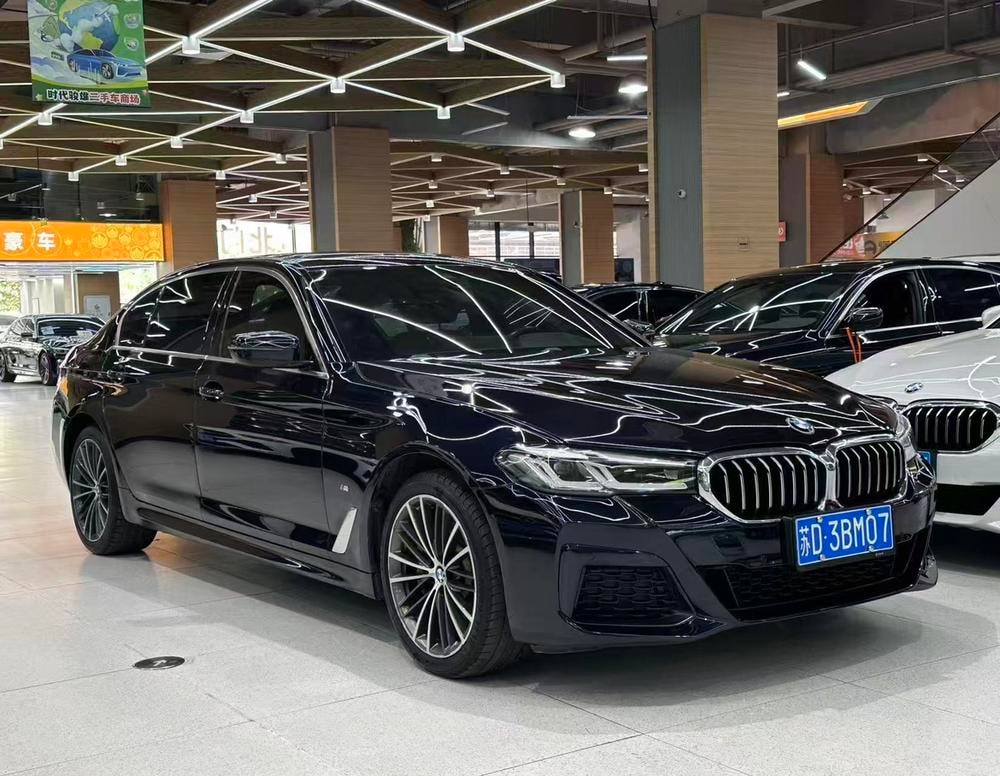 BMW 5-Series 2021 — фото автомобиля