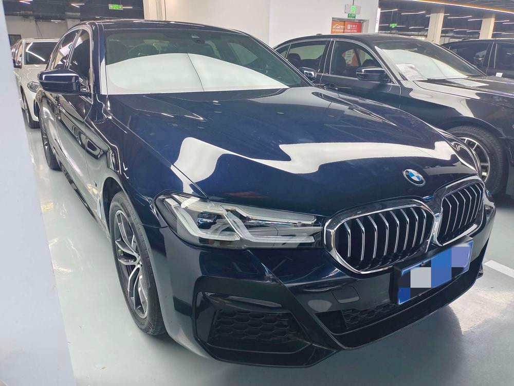 BMW 5-Series 2022 — фото автомобиля 1