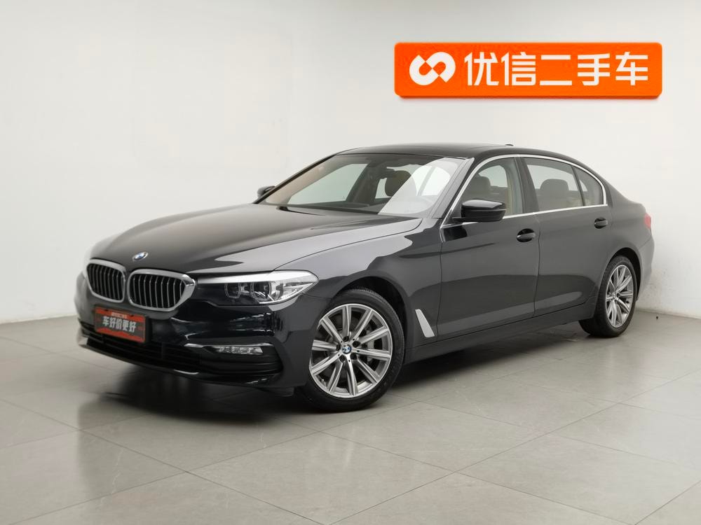 BMW 5-Series 2018 — фото автомобиля 1