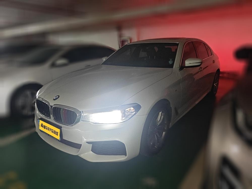 BMW 5-Series 2020 — фото автомобиля