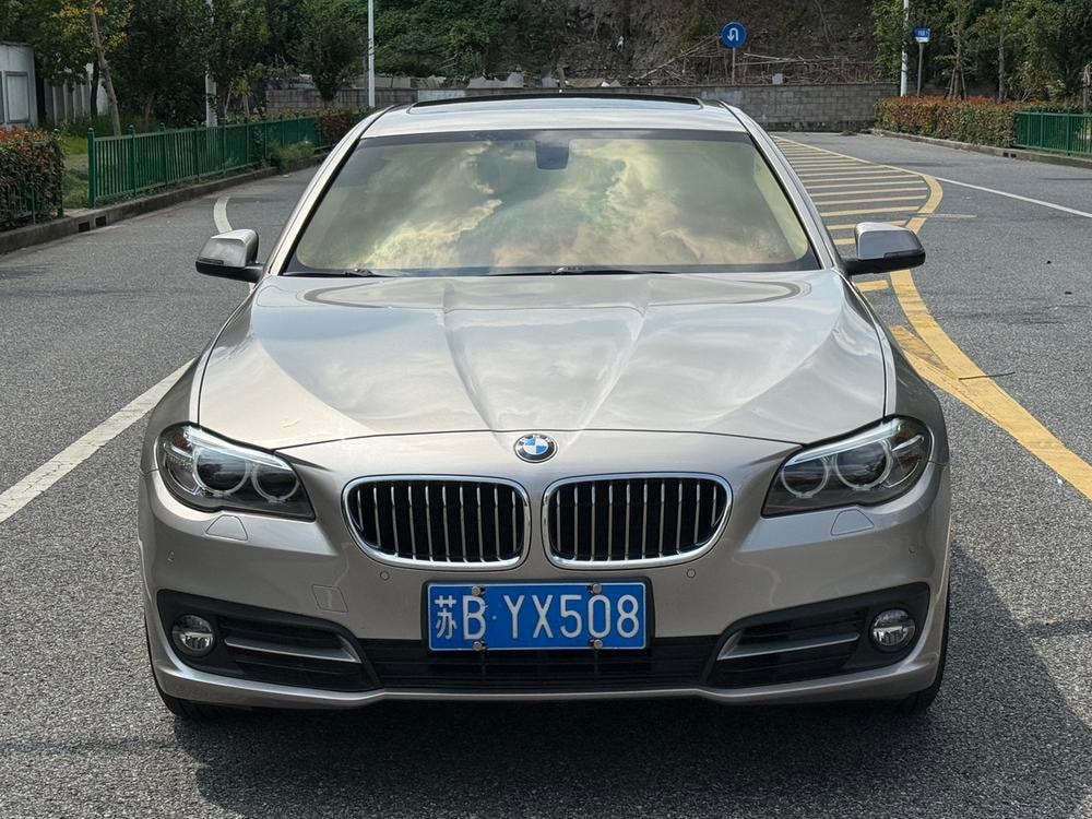 BMW 5-Series 2014 — фото автомобиля 1