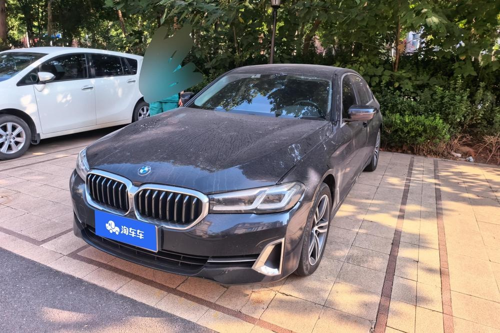 BMW 5-Series 2022 — фото автомобиля 1