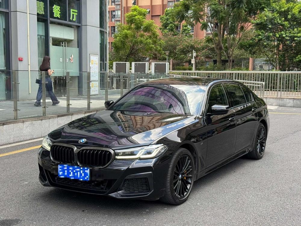 BMW 5-Series 2021 — фото автомобиля