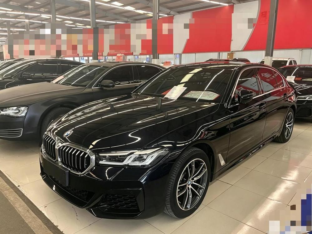 BMW 5-Series 2022 — фото автомобиля