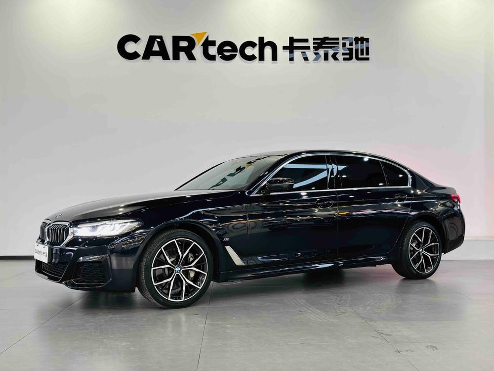 BMW 5-Series 2023 — фото автомобиля