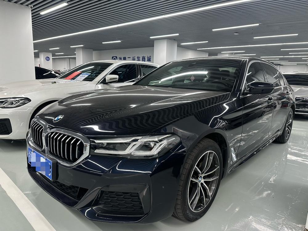 BMW 5-Series 2022 — фото автомобиля 1