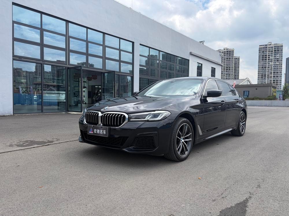 BMW 5-Series 2022 — фото автомобиля 1