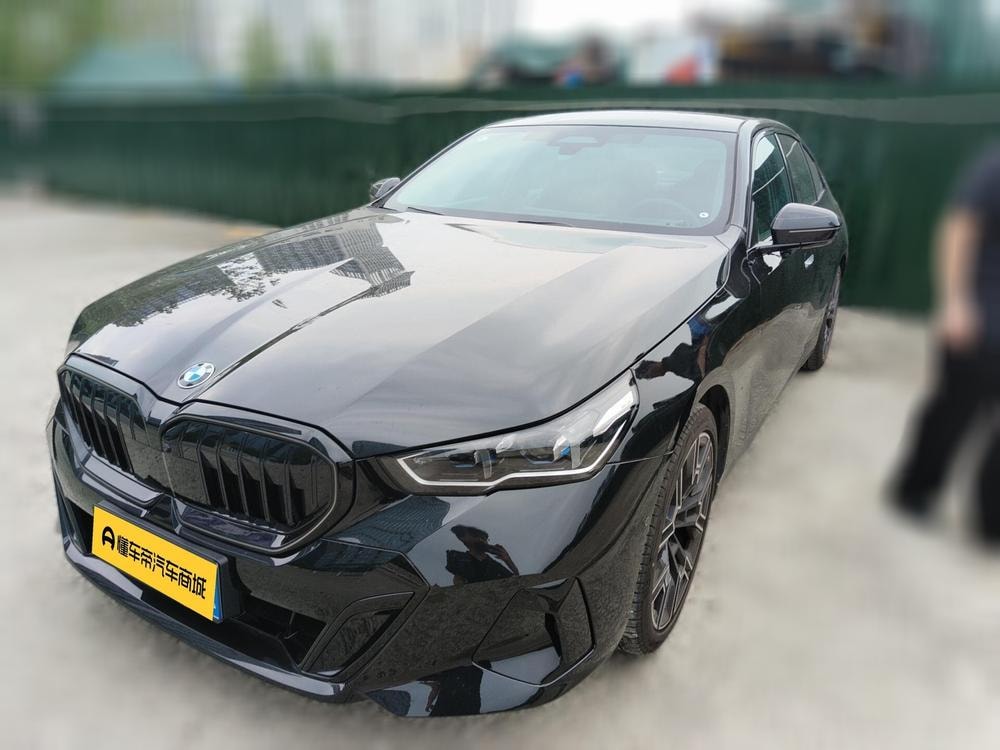 BMW 5-Series 2026 — фото автомобиля