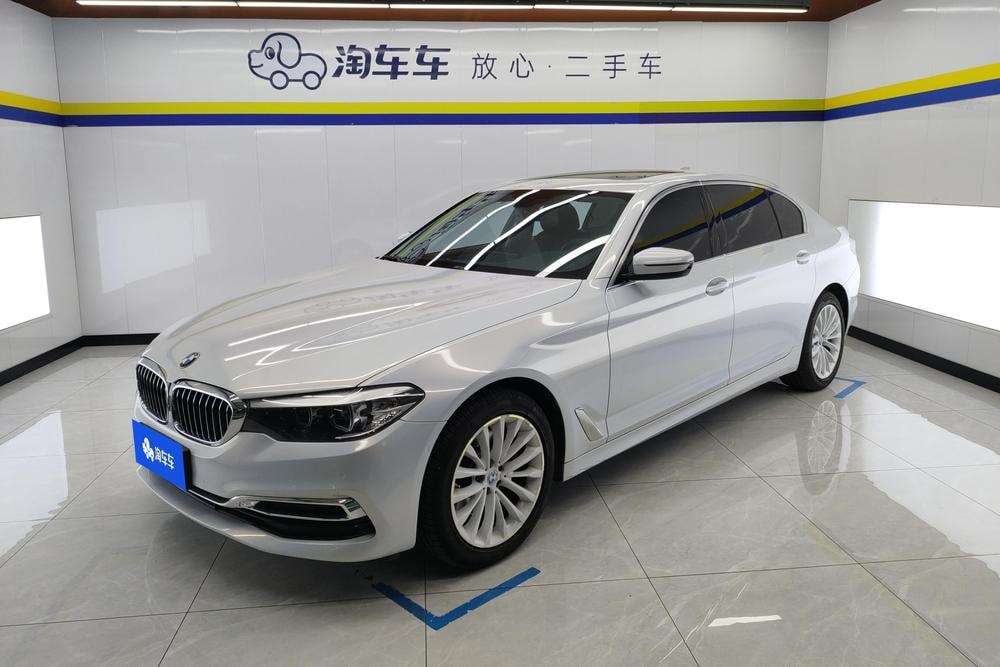 BMW 5-Series 2020 — фото автомобиля 1