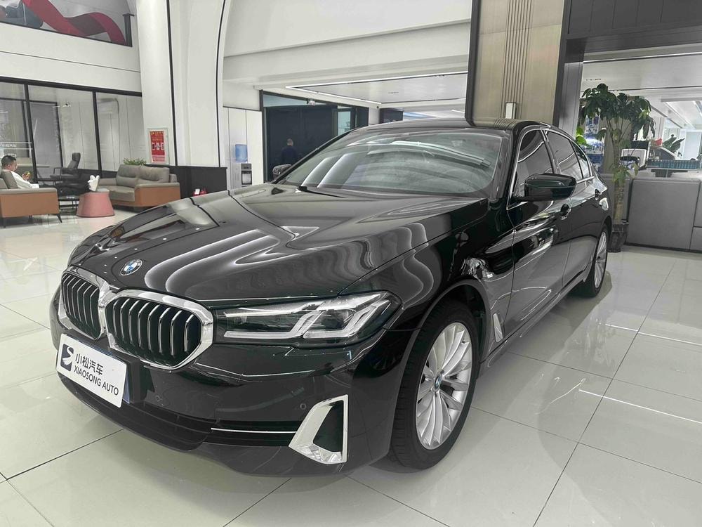 BMW 5-Series 2022 — фото автомобиля
