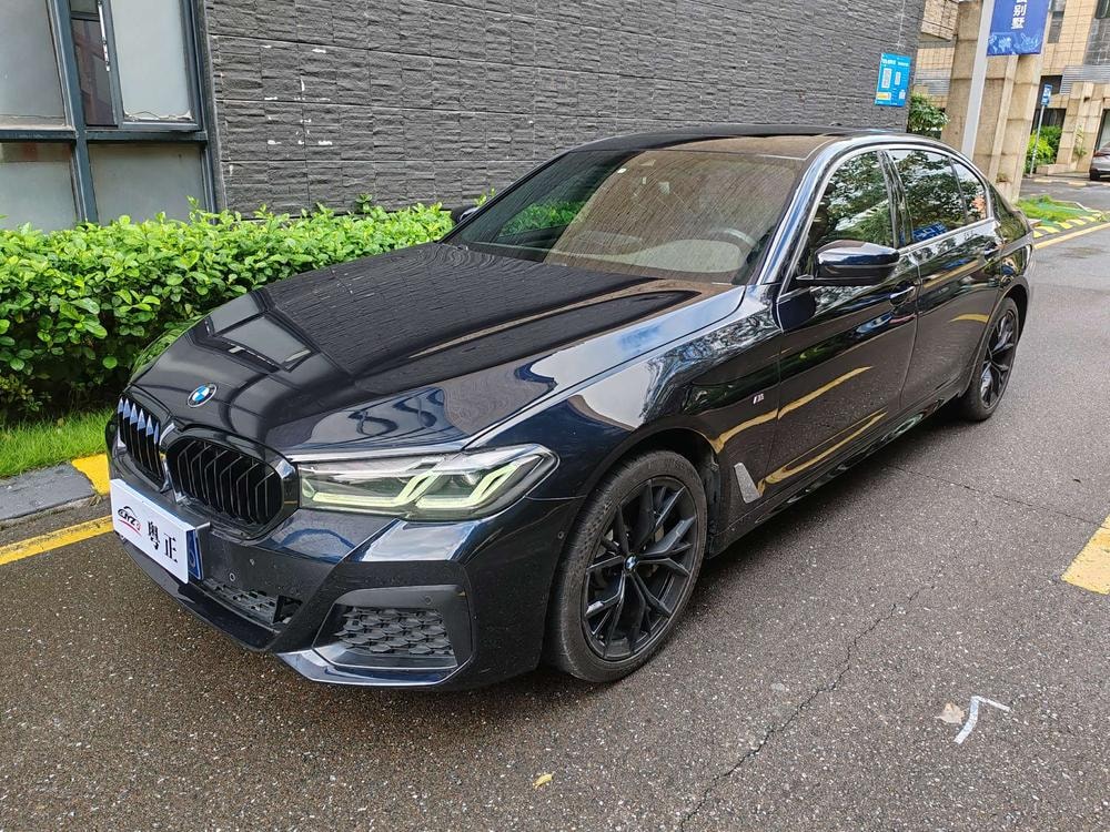 BMW 5-Series 2022 — фото автомобиля 1
