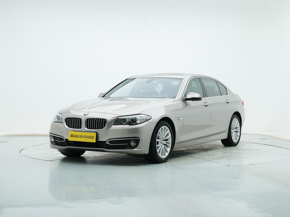 BMW 5-Series 2017 — фото автомобиля 1