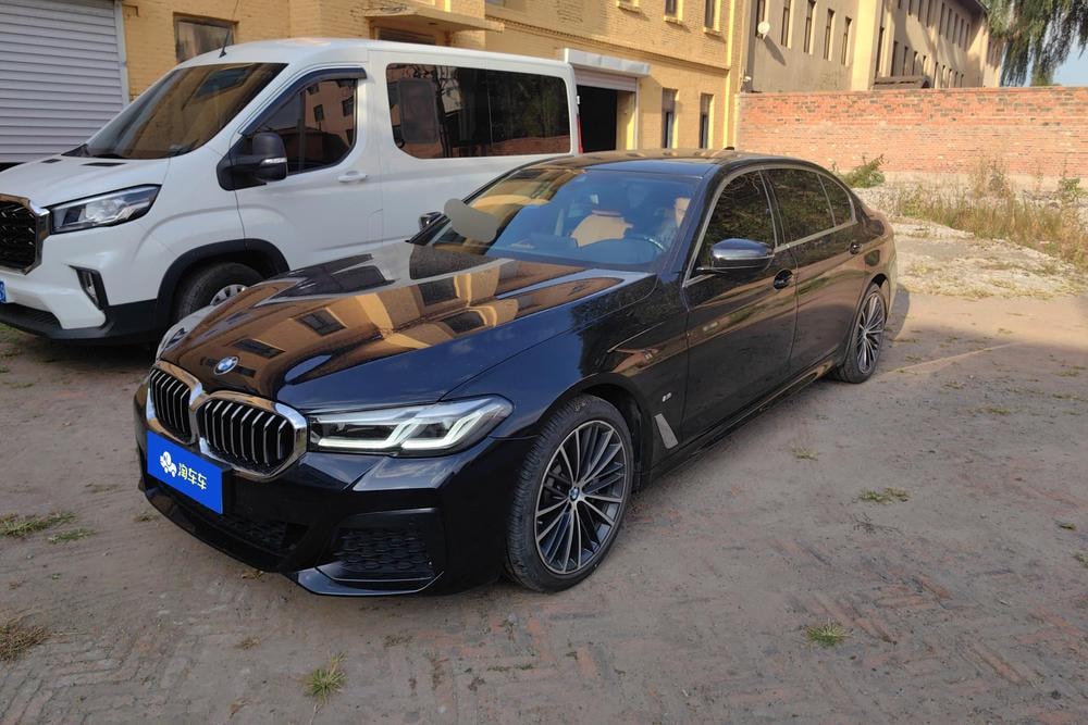 BMW 5-Series 2021 — фото автомобиля 1
