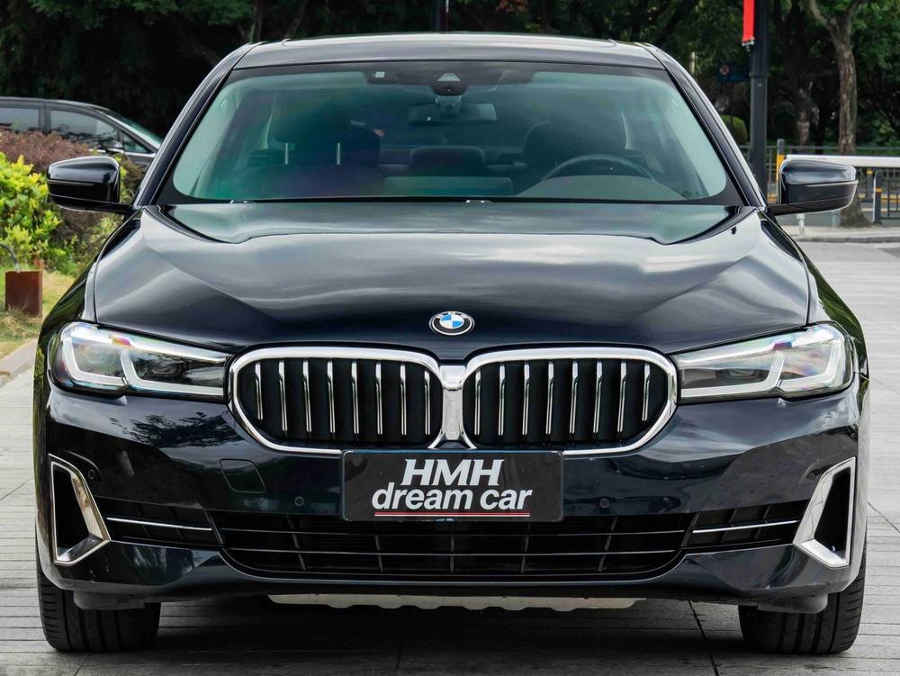 BMW 5-Series 2022 — фото автомобиля 1
