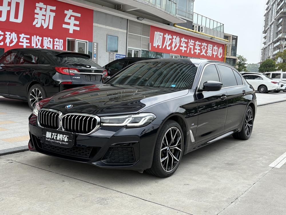 BMW 5-Series 2022 — фото автомобиля