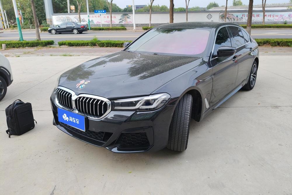 BMW 5-Series 2022 — фото автомобиля 1