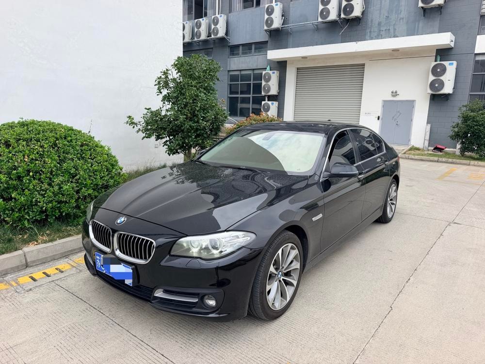 BMW 5-Series 2017 — фото автомобиля
