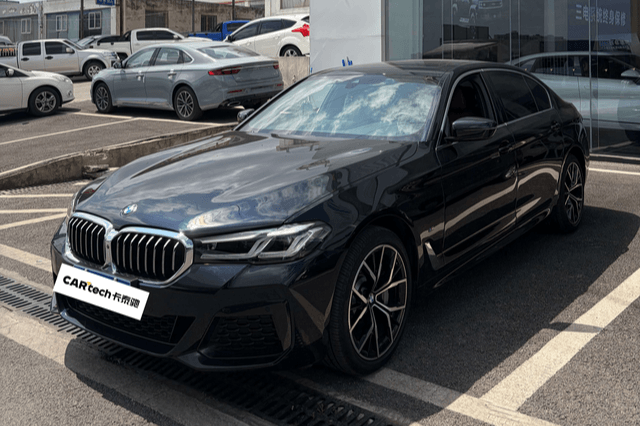 BMW 5-Series 2022 — фото автомобиля