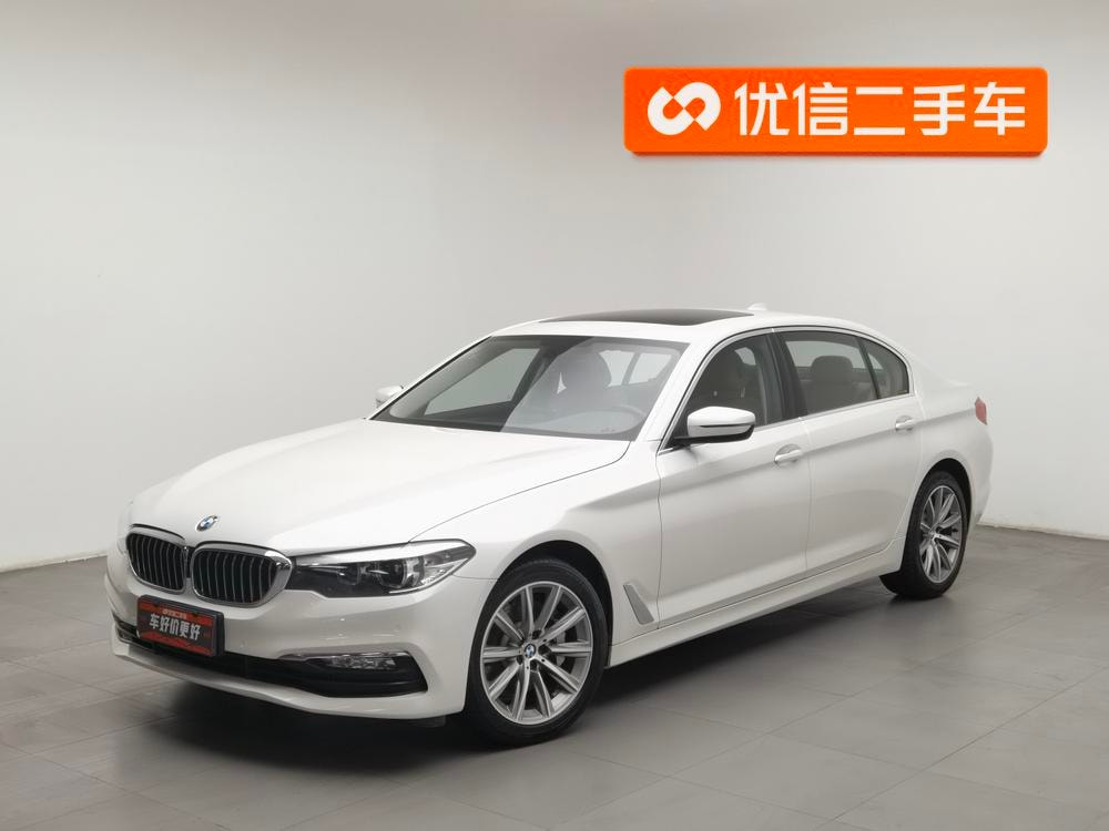 BMW 5-Series 2018 — фото автомобиля 1