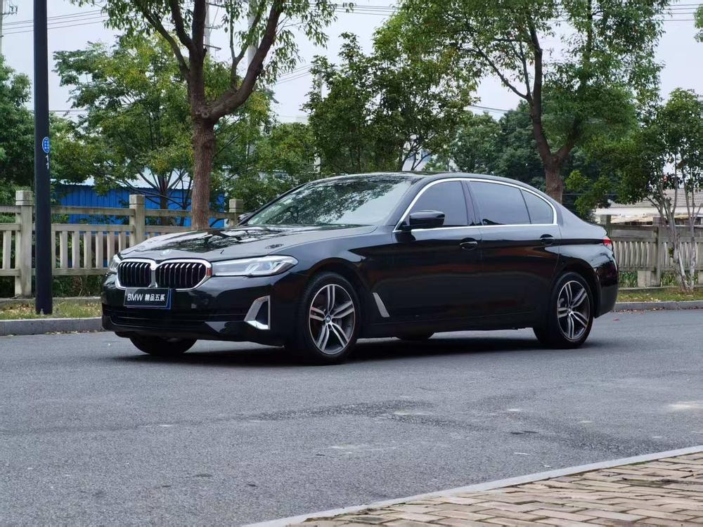BMW 5-Series 2021 — фото автомобиля 1