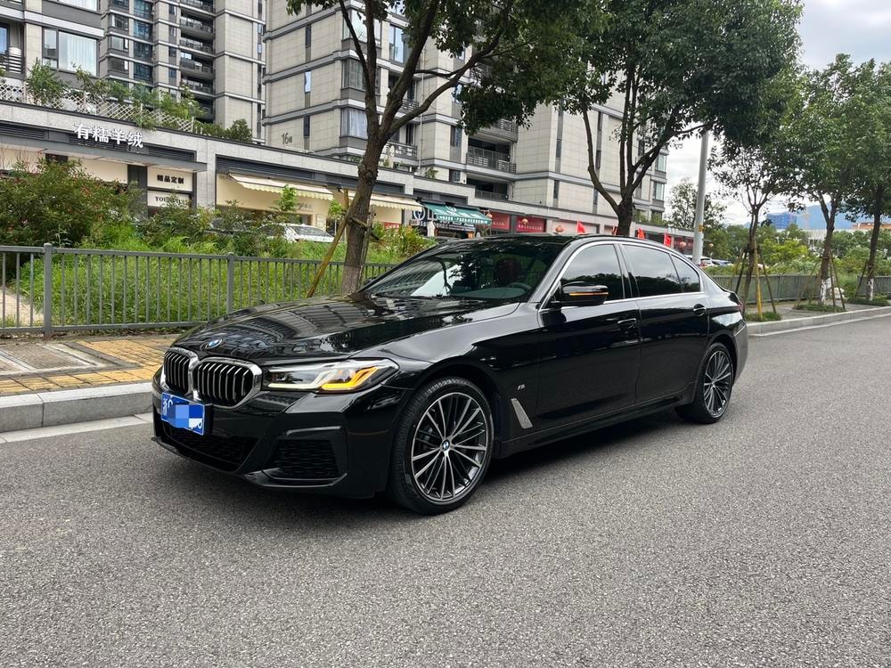 BMW 5-Series 2022 — фото автомобиля