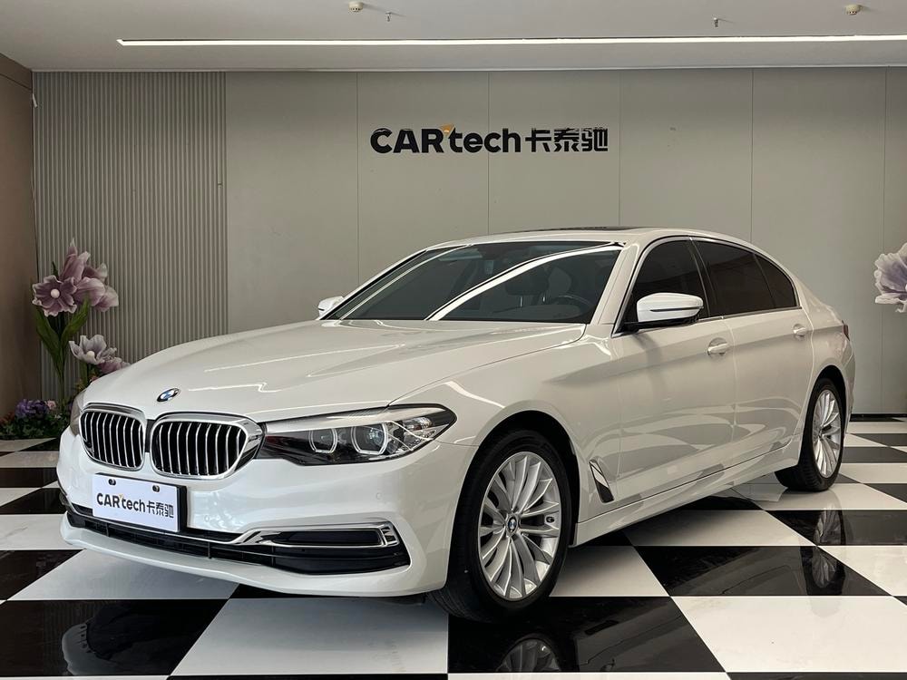 BMW 5-Series 2020 — фото автомобиля 1