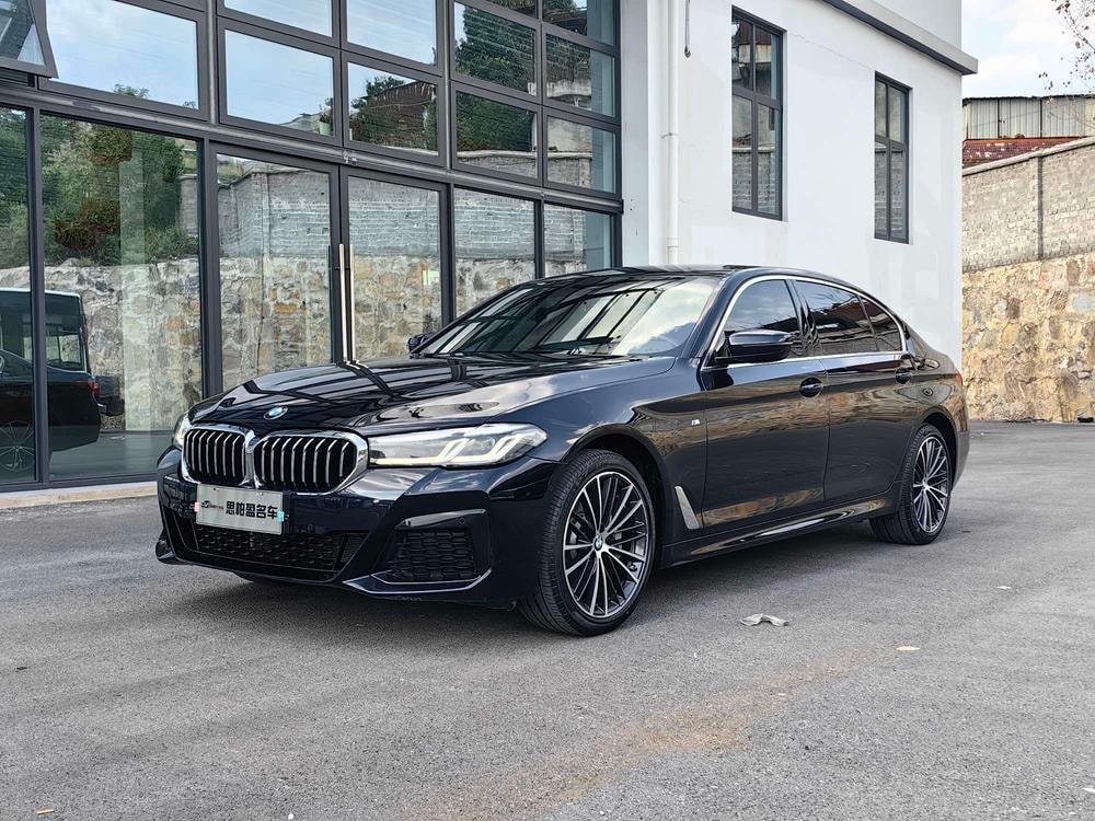 BMW 5-Series 2023 — фото автомобиля