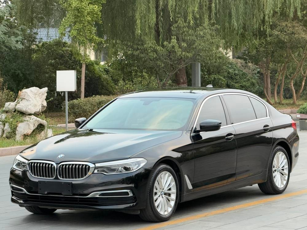 BMW 5-Series 2020 — фото автомобиля 1