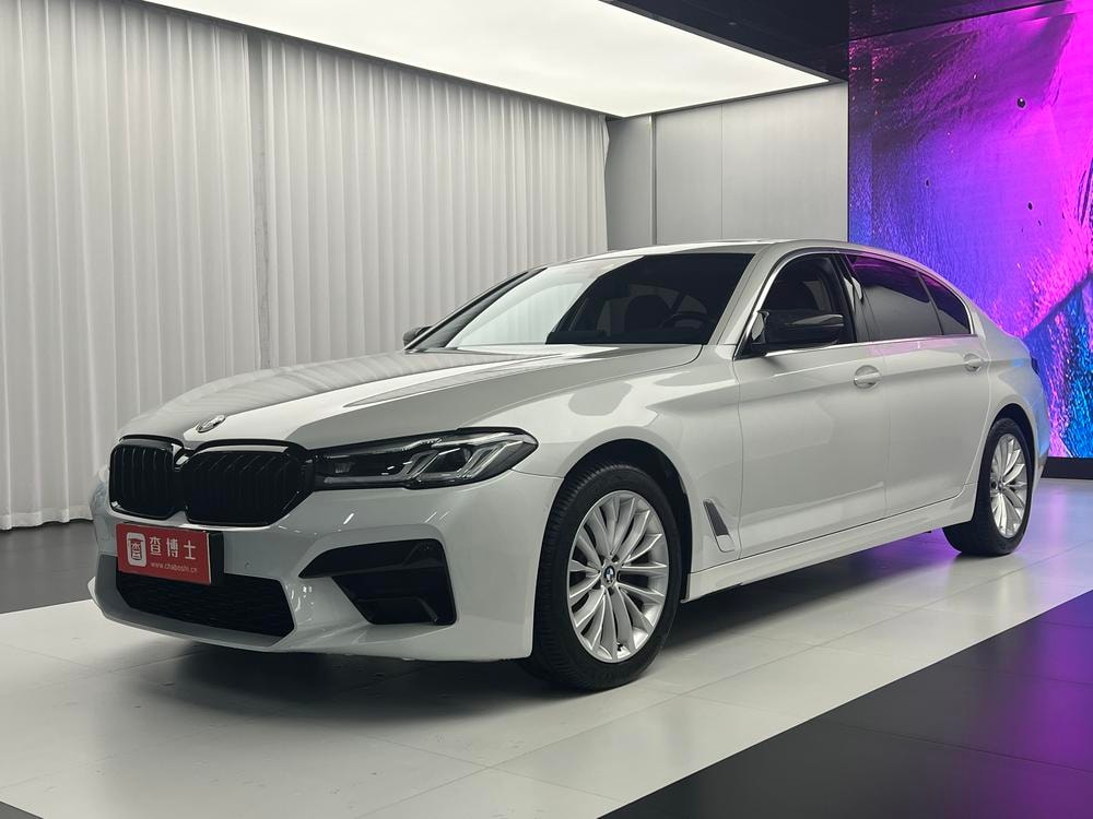 BMW 5-Series 2021 — фото автомобиля 1