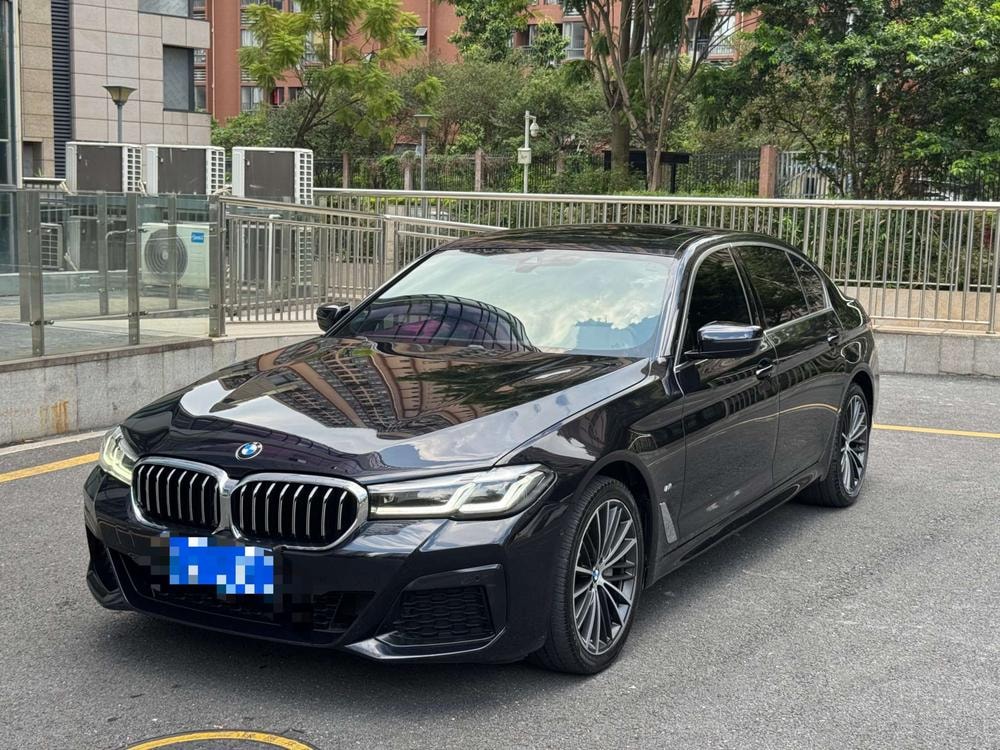 BMW 5-Series 2021 — фото автомобиля