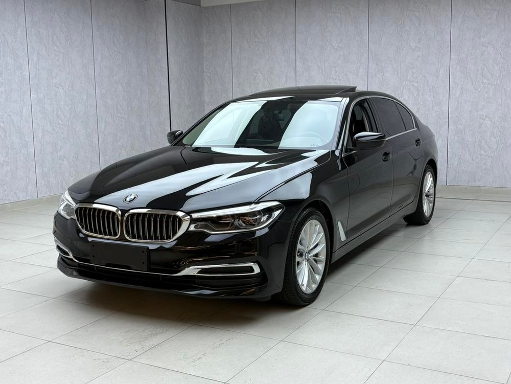 BMW 5-Series 2020 — фото автомобиля 1