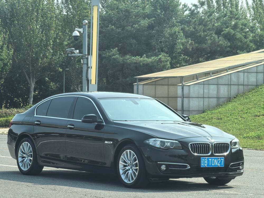 BMW 5-Series 2017 — фото автомобиля