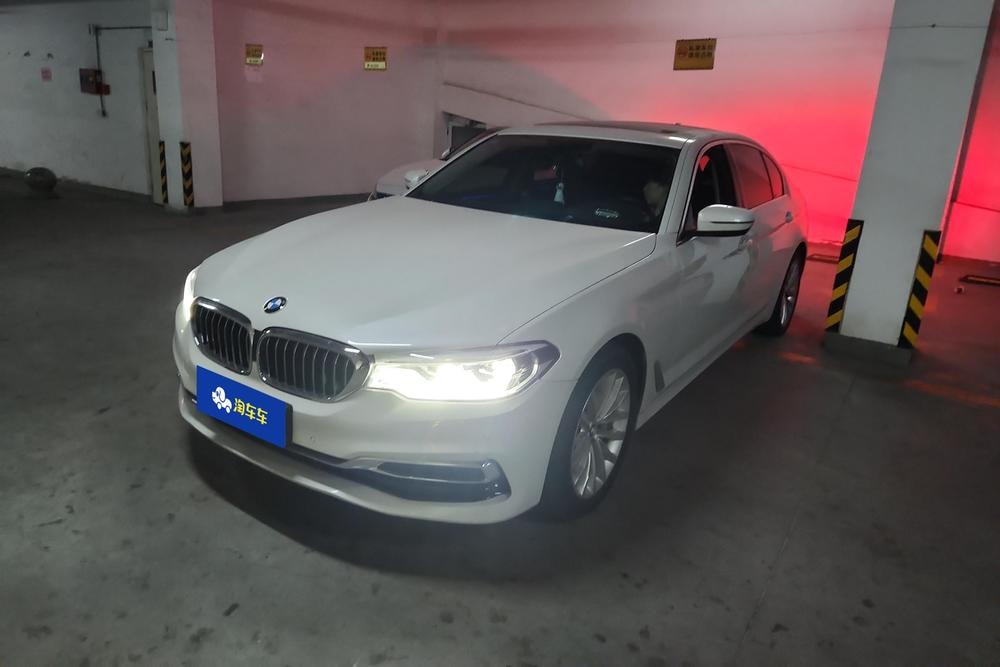 BMW 5-Series 2020 — фото автомобиля 1