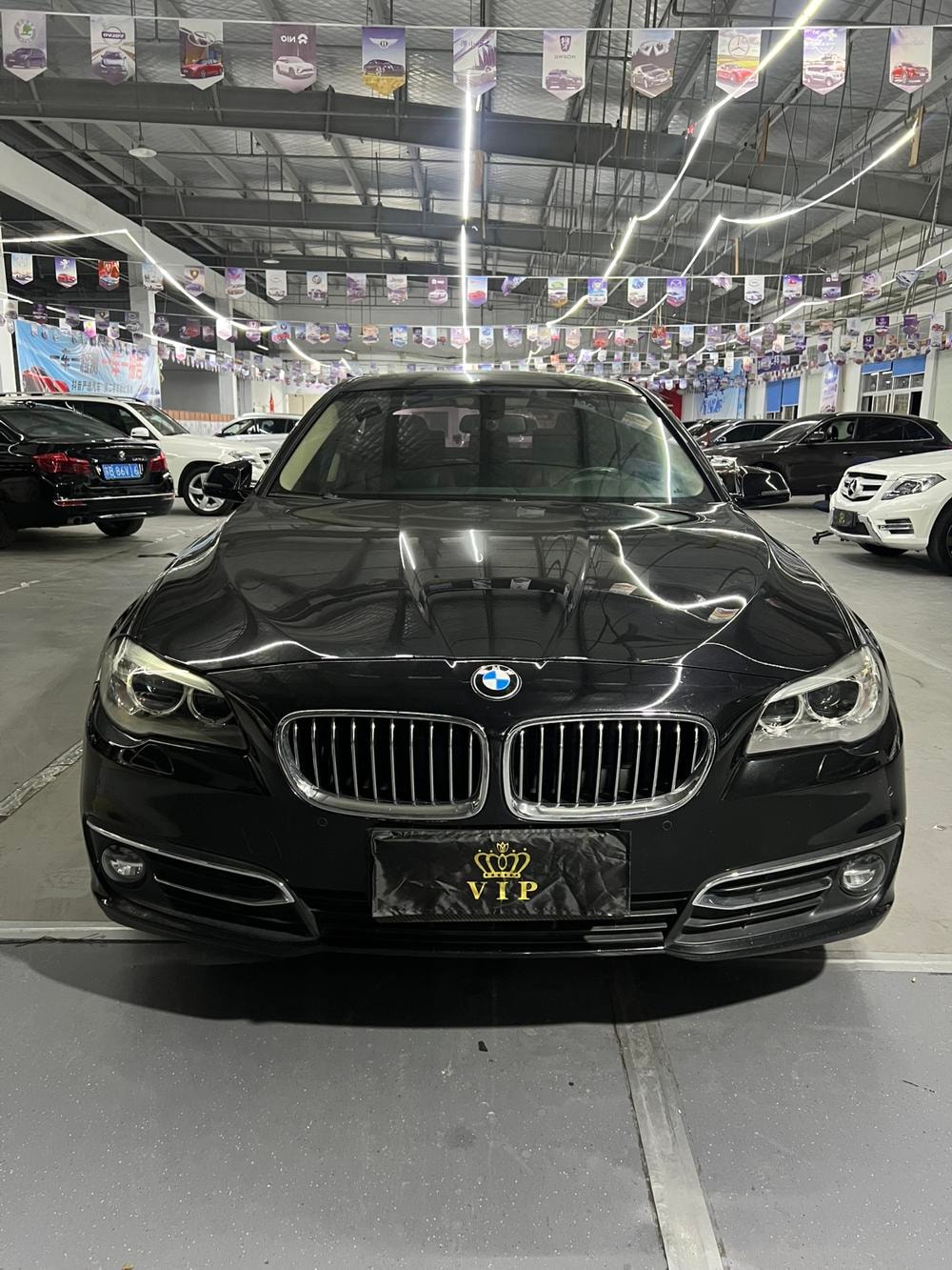 BMW 5-Series 2017 — фото автомобиля 1
