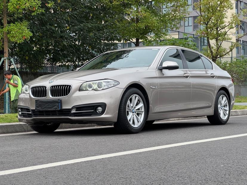 BMW 5-Series 2014 — фото автомобиля 1