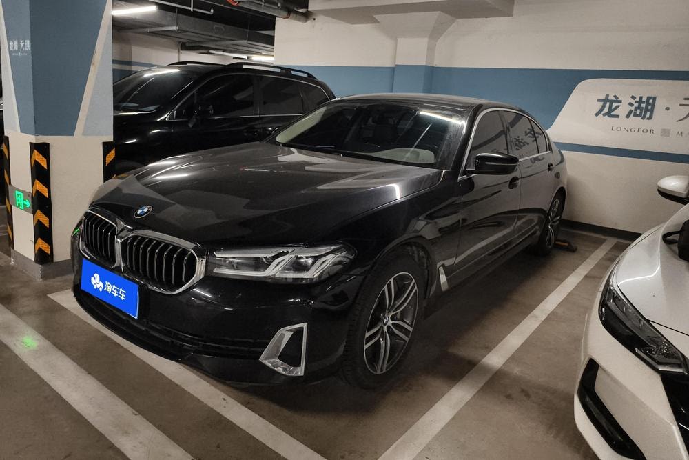BMW 5-Series 2021 — фото автомобиля
