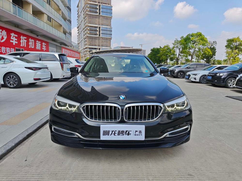 BMW 5-Series 2019 — фото автомобиля 1