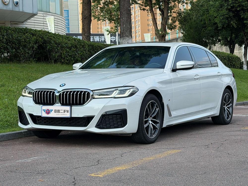 BMW 5-Series 2022 — фото автомобиля 1