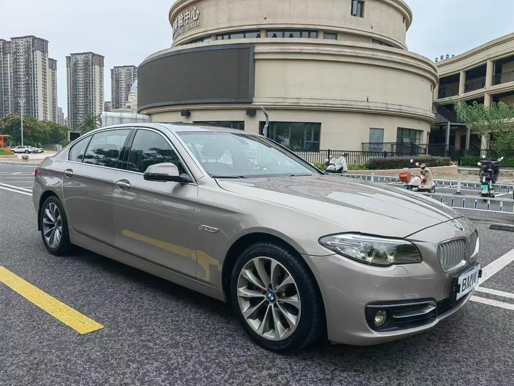 BMW 5-Series 2013 — фото автомобиля