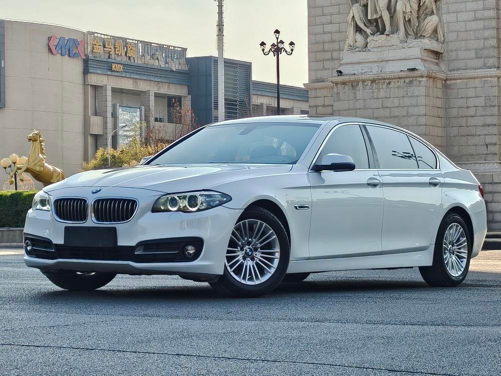 BMW 5-Series 2014 — фото автомобиля