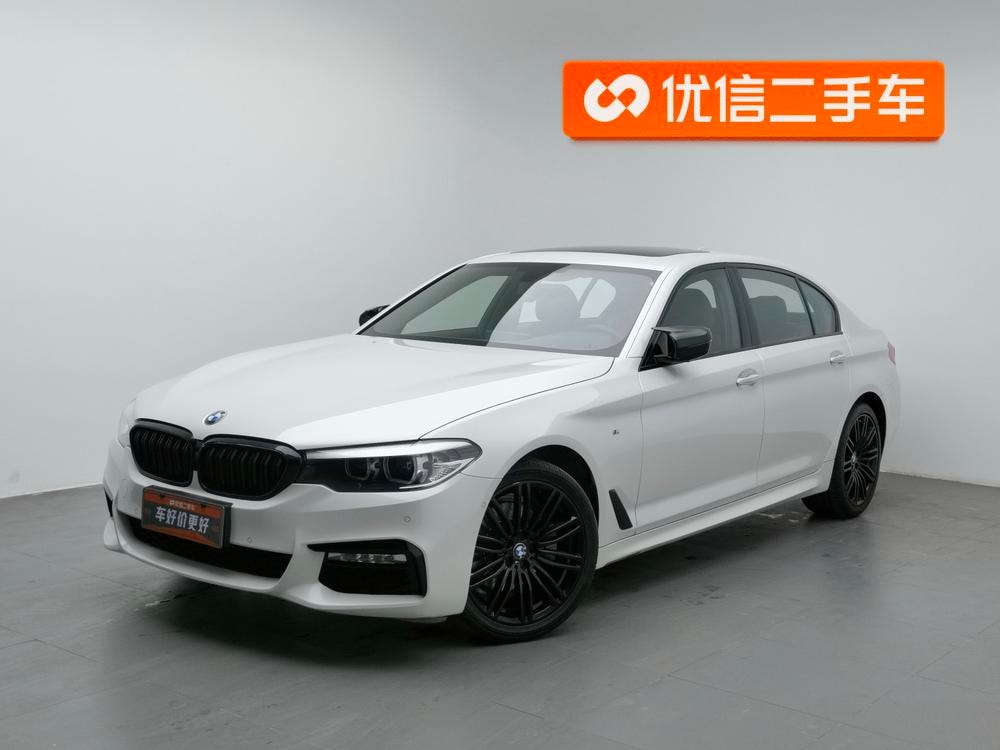 BMW 5-Series 2018 — фото автомобиля 1