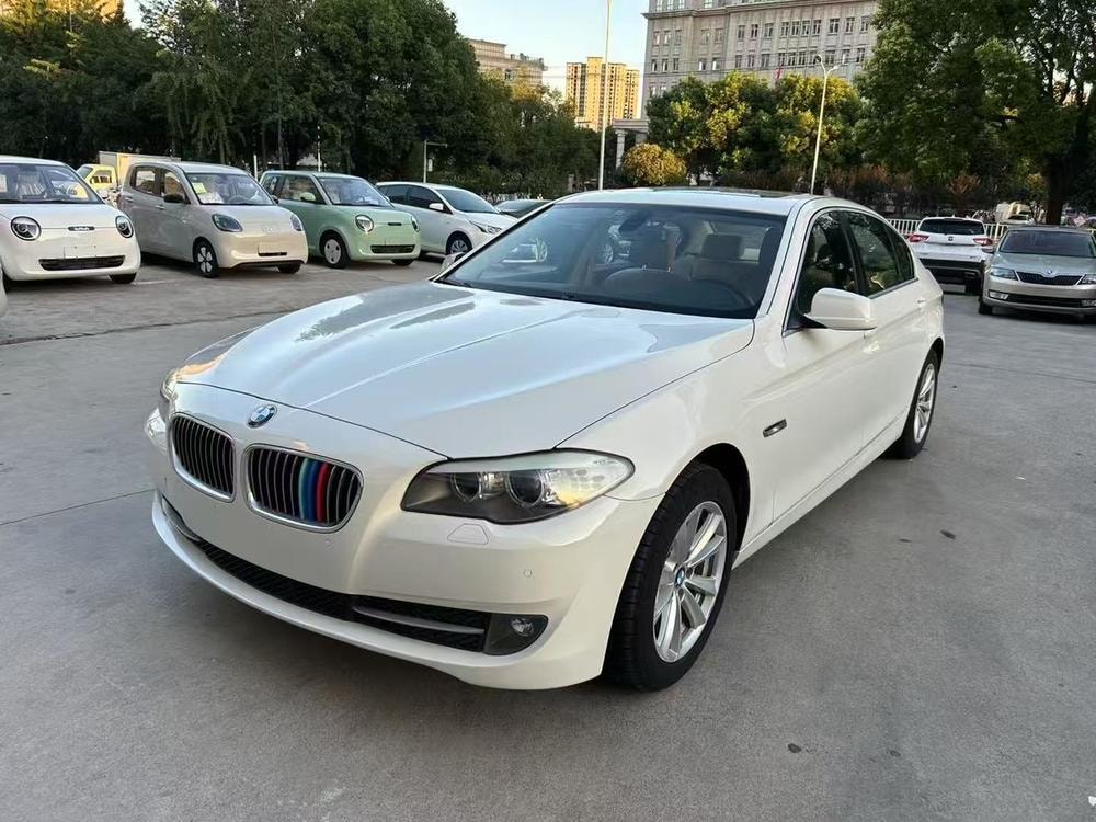 BMW 5-Series 2012 — фото автомобиля