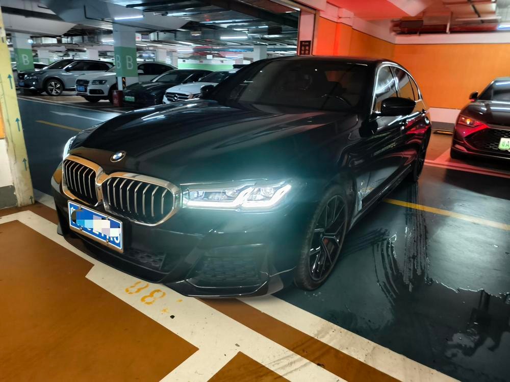 BMW 5-Series 2021 — фото автомобиля