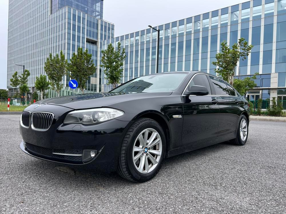BMW 5-Series 2013 — фото автомобиля