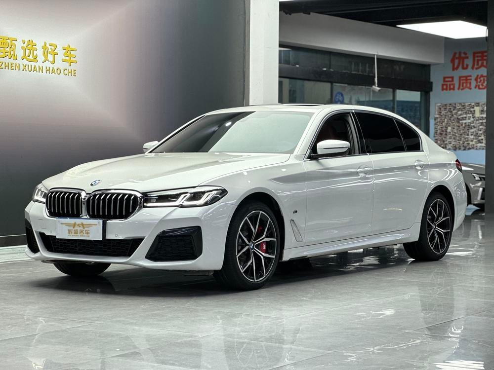BMW 5-Series 2023 — фото автомобиля 1