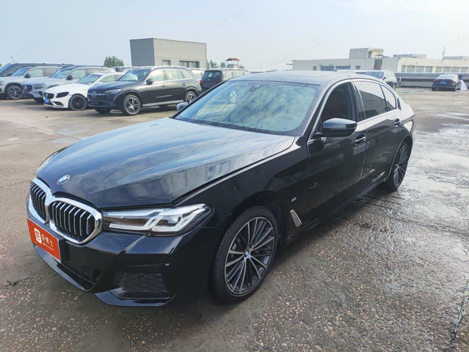 BMW 5-Series 2022 — фото автомобиля 1