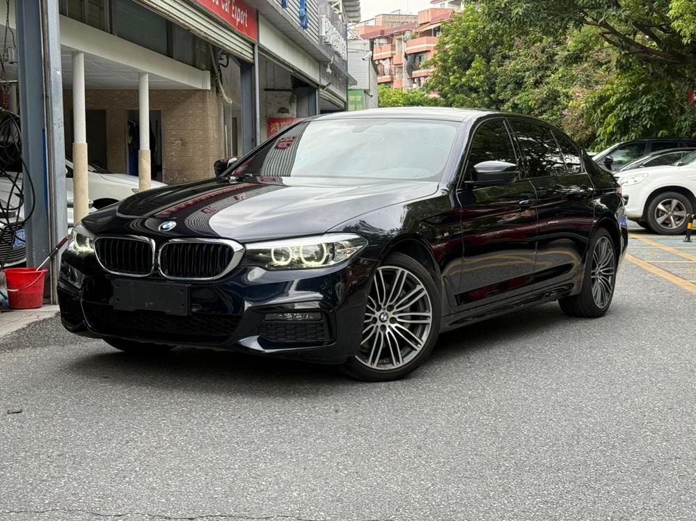 BMW 5-Series 2019 — фото автомобиля 1